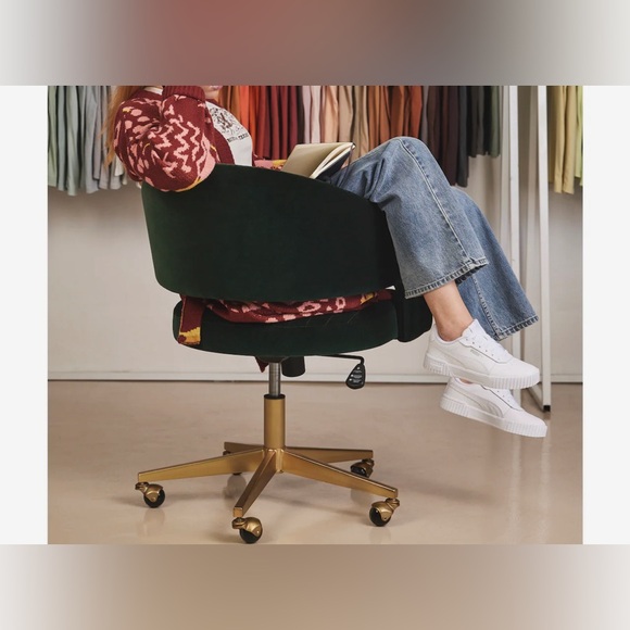 Puma Smash V3 Platform Sneaker. Size 6. Worn once - Picture 2 of 5